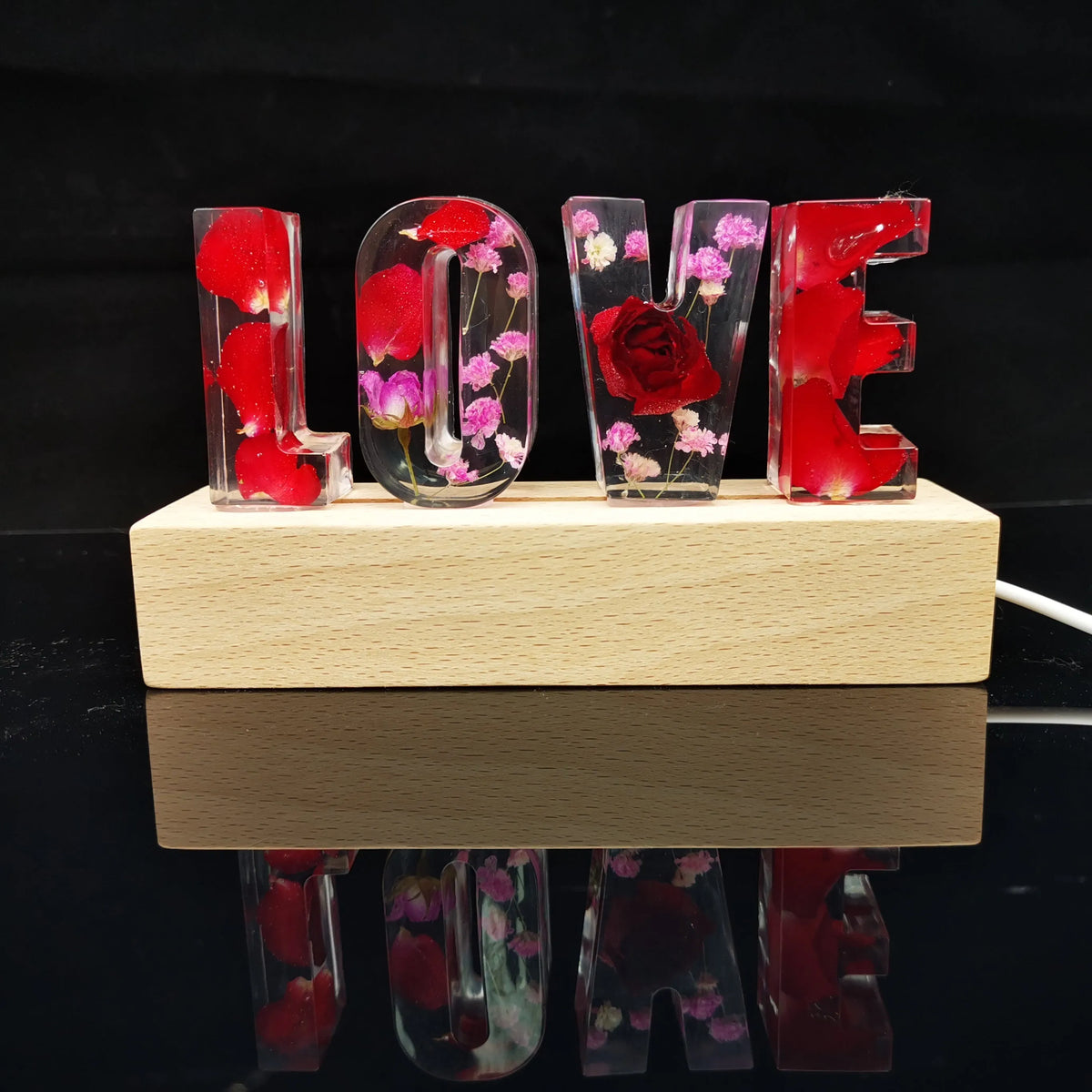 Dried flower English alphabet night light base table in white crystal epoxy resin