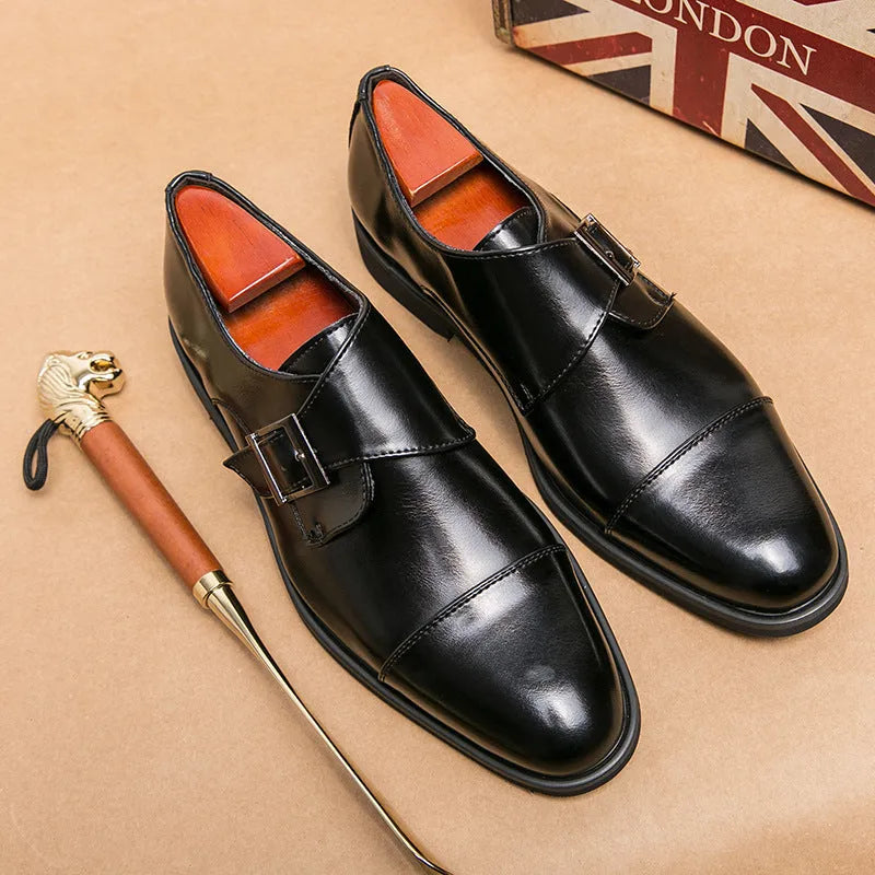 Low-cut British-style flat heel pumps in black with artificial PU upper and rubber sole