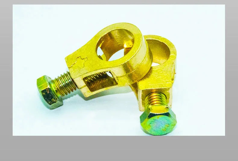 Pure copper 0-type automotive battery terminal clamp for secure cable connections.