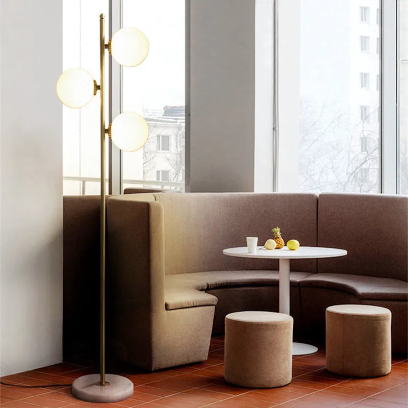 Gold aluminium alloy and glass minimalist vertical floor lamp with LED warm light, 35cm diameter, 155cm height