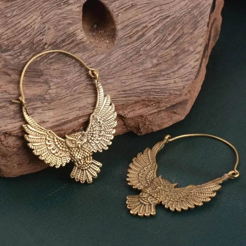 Vintage owl creative metal badge earrings in silver and gold retro style unisex accessory