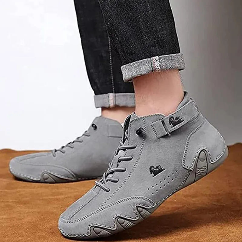 Men's suede ankle boots in black with Velcro and lace-up closure and rubber non-slip sole