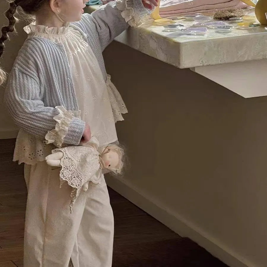 Girls' Mori style three-piece outfit with cotton cardigan, beige shirt and cake pants, sizes 90-140