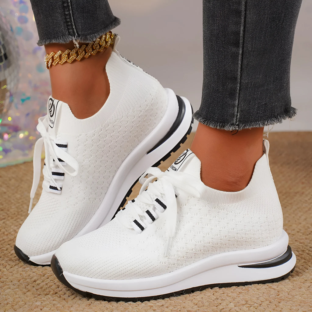 Women's plus size black mesh lace-up flat pumps with round toe and rubber sole