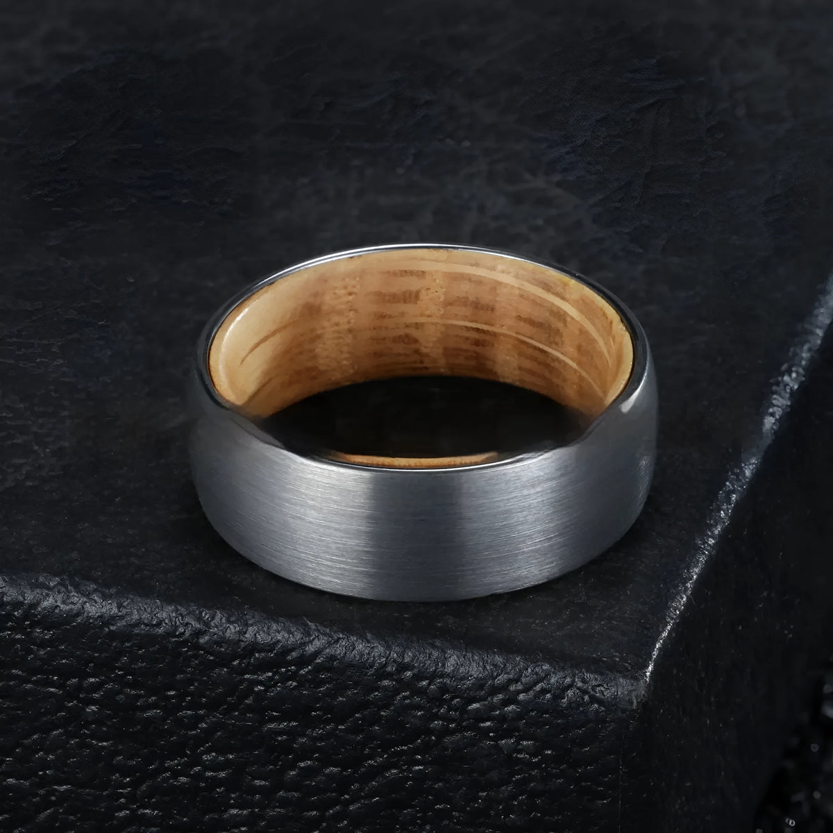 Silver tungsten ring with barrel wood inner layer for men, simple band style, electroplated finish