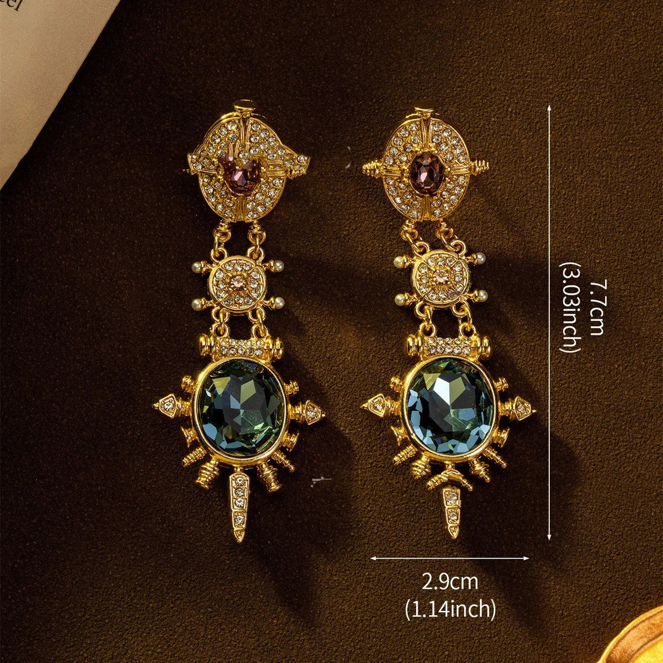 Gold retro geometric stud earrings with round shape and court style design