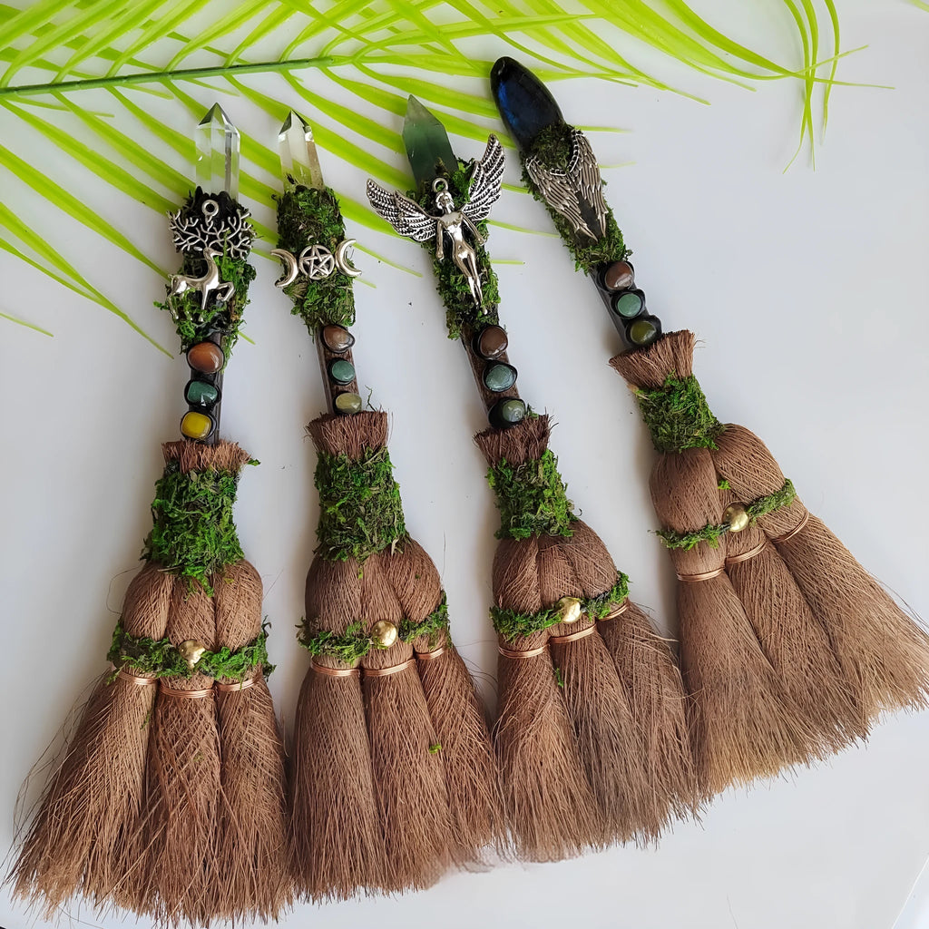 Natural chalcedony crystal single pointed column broom magic prop in oval shape, American style