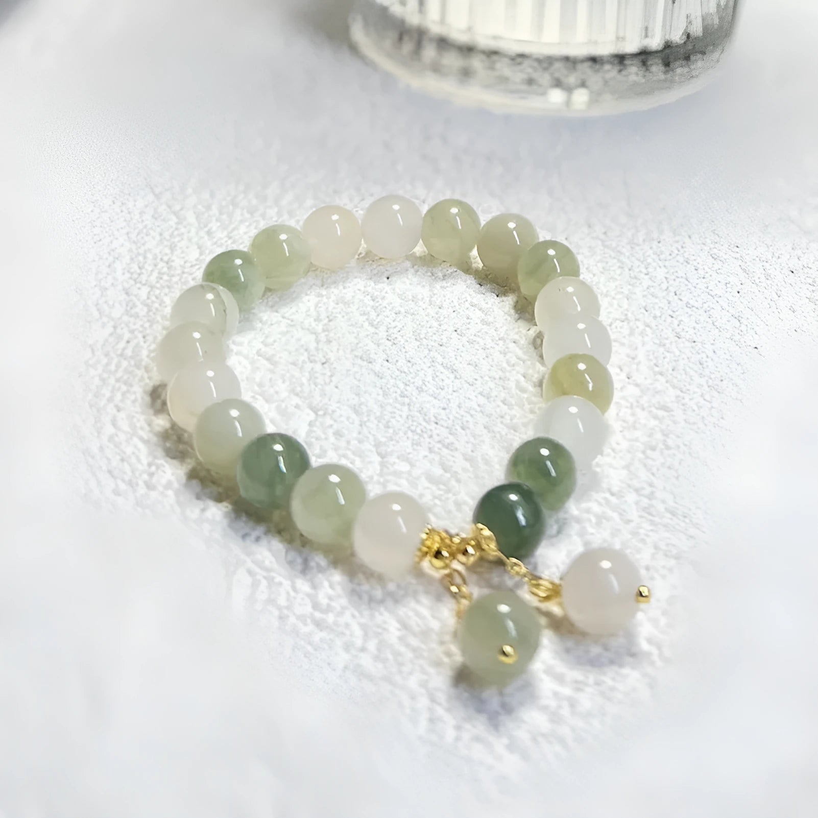 Tian Shan Cui Yu electroplated alloy bracelet for women with a special-interest design in S175 colour