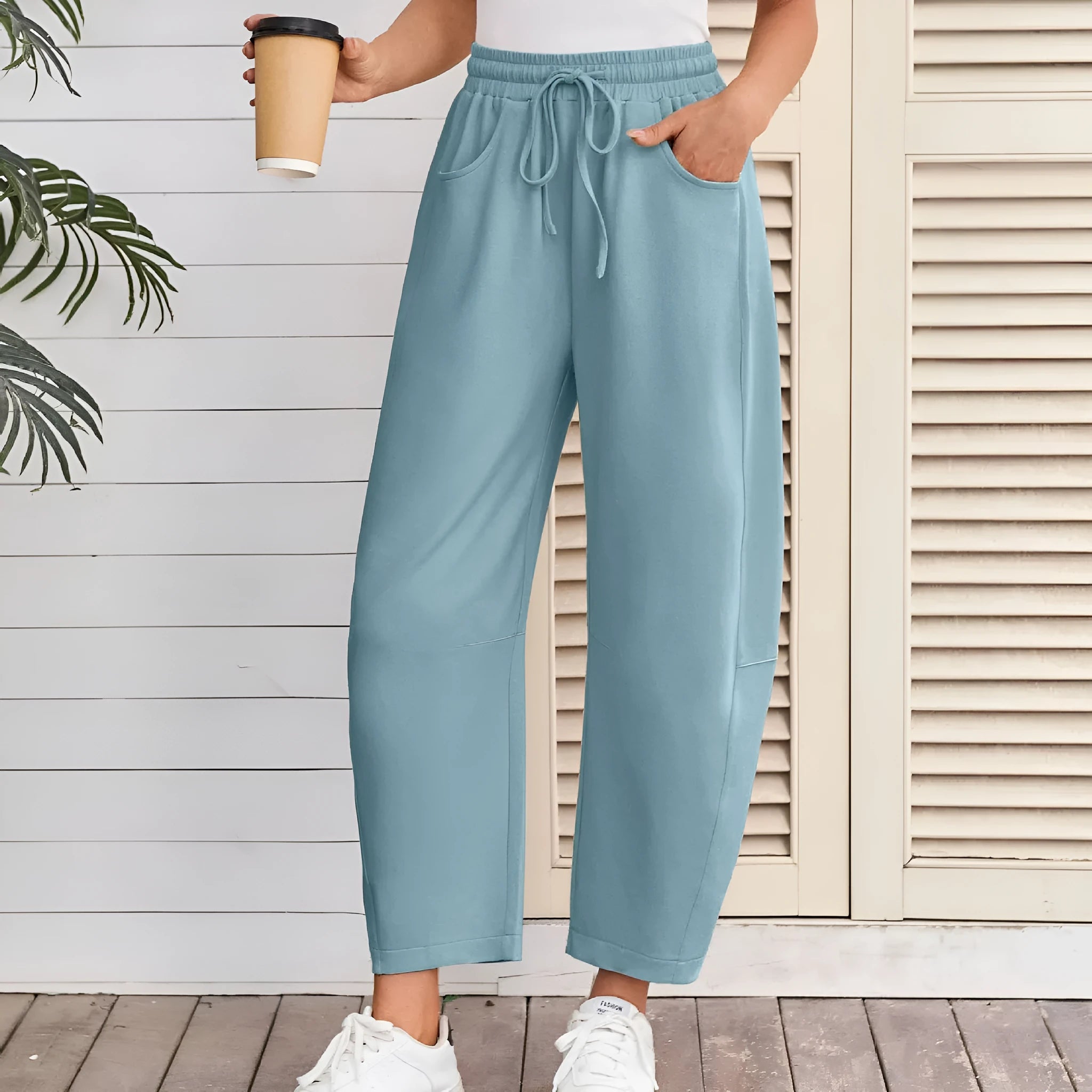 Loose cropped sweatpants with drawstring pockets in seven colour options including army green and apricot