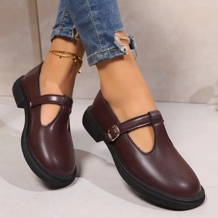 Women's casual PU buckle shoes with mid heel in wine red colour, round toe and buckle fastening