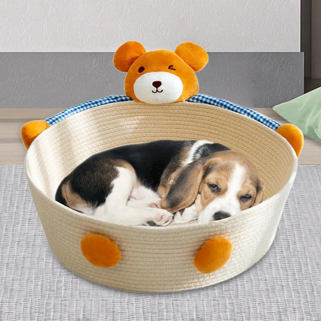 Woven cotton rope cat bed basket with integrated scratching surface in bear design