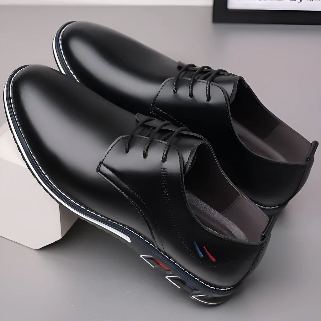 Black lightweight casual leather shoes with lace-up fastening, polyurethane upper, rubber sole, sizes 38-41