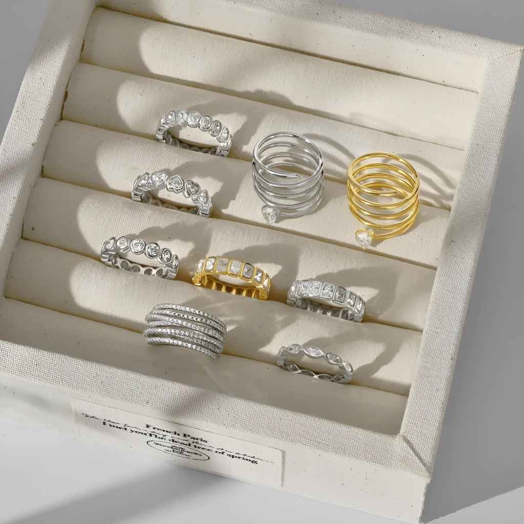 S925 sterling silver ring for women with heart-shaped and geometric design, gold or platinum colour, sizes No 6 to No 9.