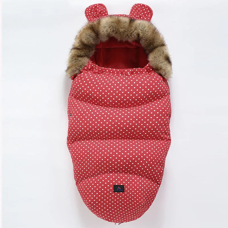 Dismountable baby stroller sleeping bag in a silkworm cocoon style for ages 1-3.
