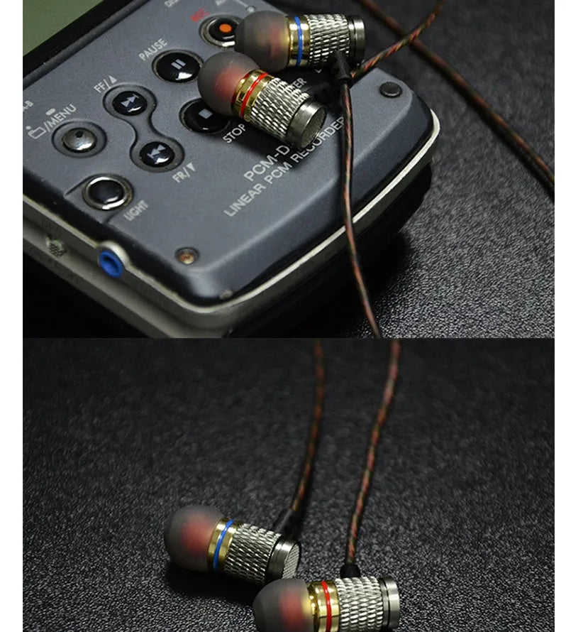 Black wired in-ear headphones with 3.5mm L-bend plug and silicone cable