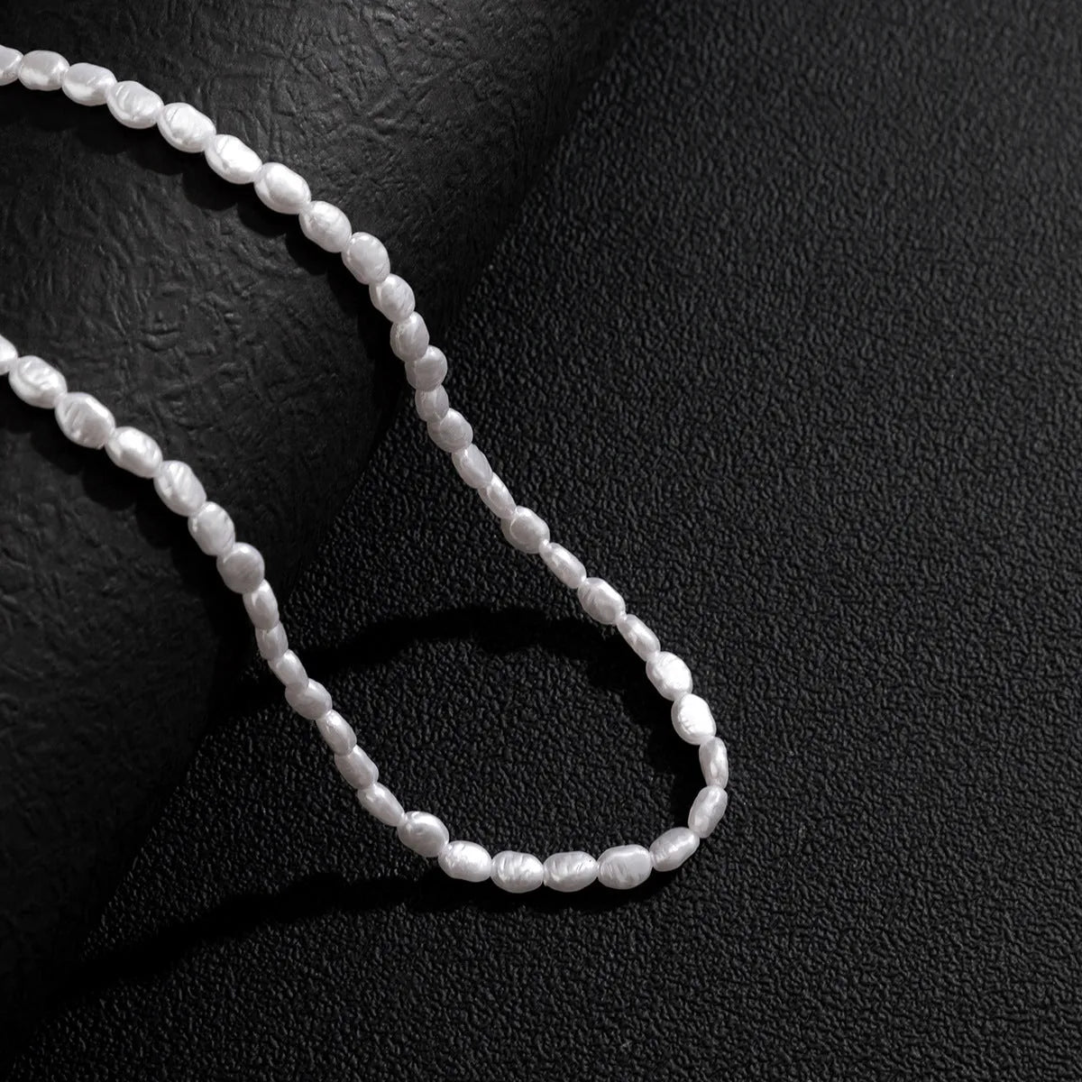Men's white imitation pearl necklace with U-shaped clavicle pendant on adjustable 41-50cm pearl chain