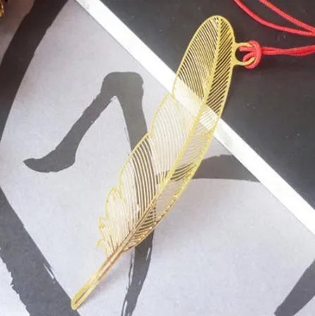 Gold brass hollow metal bookmark with leaf and butterfly style options for books and stationery