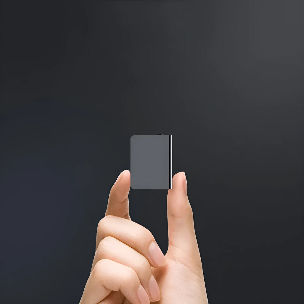 Black high definition noise reduction digital audio recorder with zinc alloy shell.