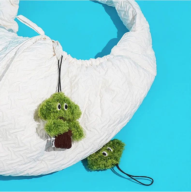 Pine tree shaped cat toy with mint bag pendant for biting and grinding in three sizes