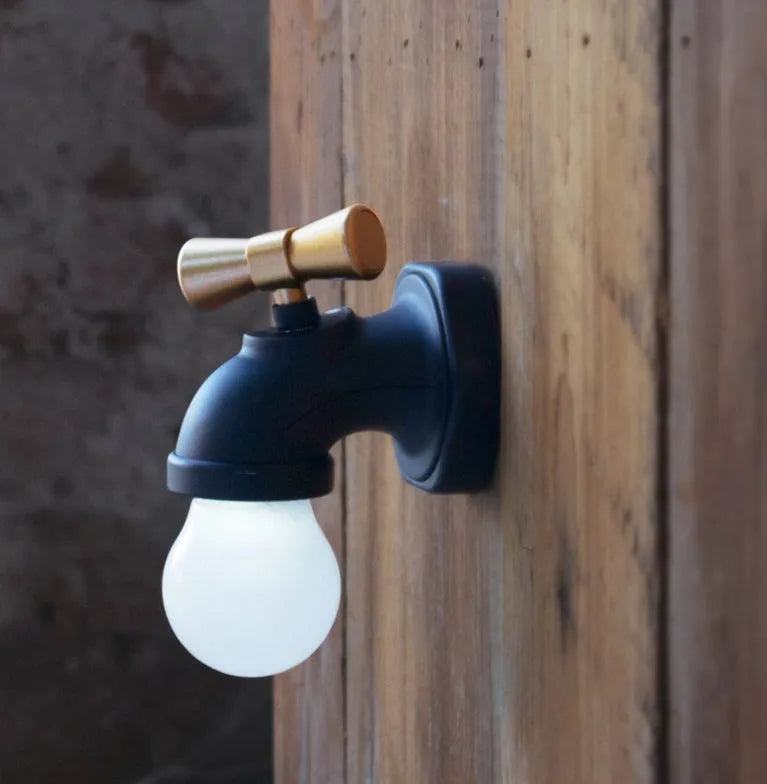 Black faucet night lamp with LED induction and USB charging, 10cm x 8cm x 6cm size
