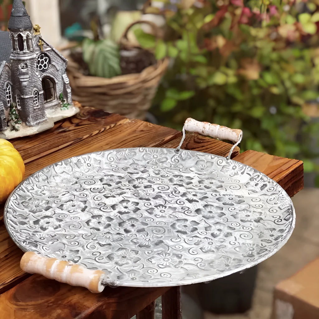 Round European-style wrought iron storage tray with belt design for jewellery and household organisation