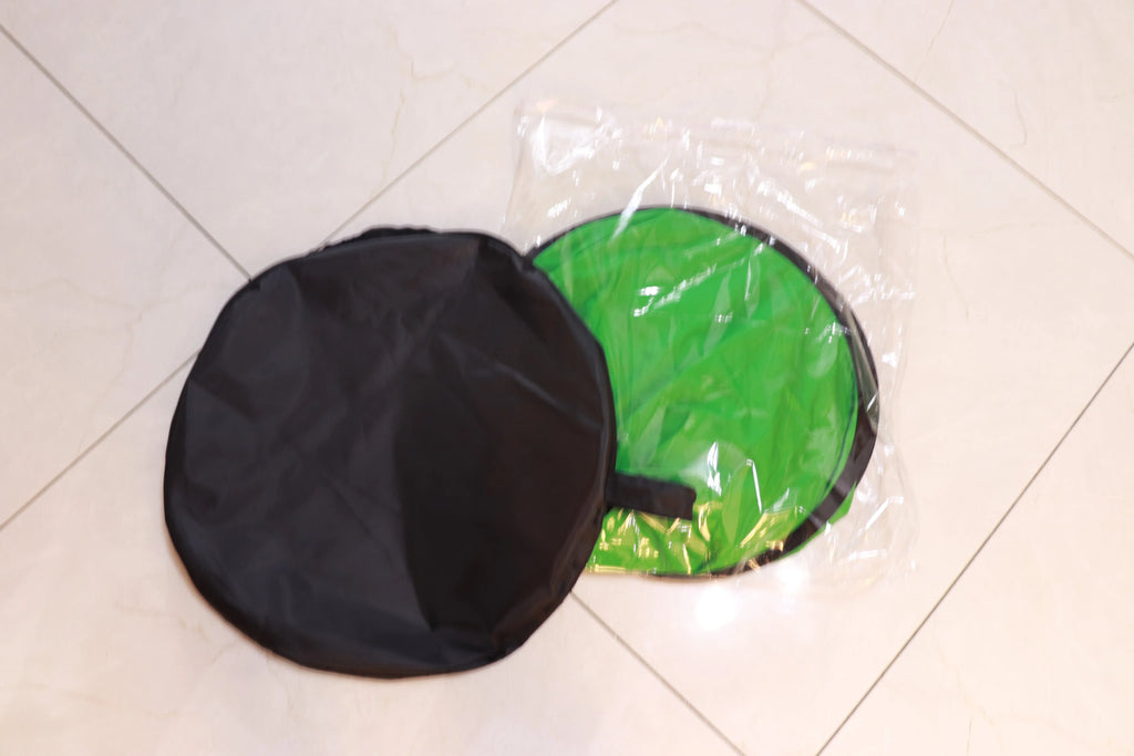 Foldable green photography background board with steel spring frame, approx. 150 x 200 cm, nylon cloth, portable pouch.