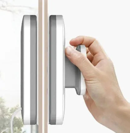 Magnetic double-sided window cleaner brush with silicone scraper, fits 3-35mm glass, 10x15x4cm, white