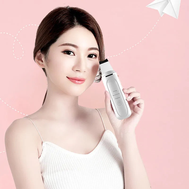White ultrasonic peeling machine for facial cleansing with metal head
