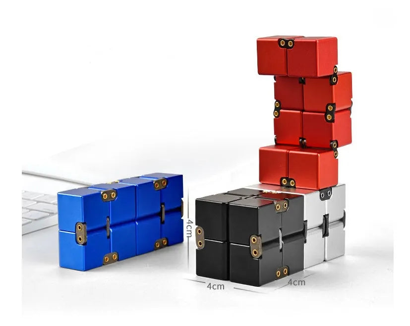 Zinc alloy infinity cube fidget toy showing 4cm cube dimensions and black/silver colour options