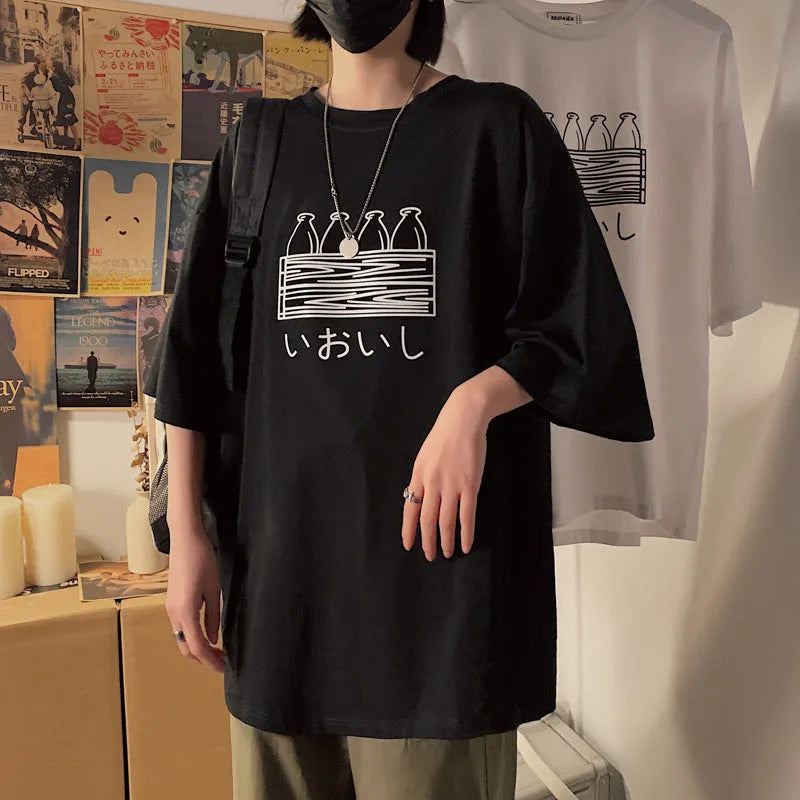 Printed Hong Kong style loose fit short sleeve t-shirt in black or white, sizes M to 3XL