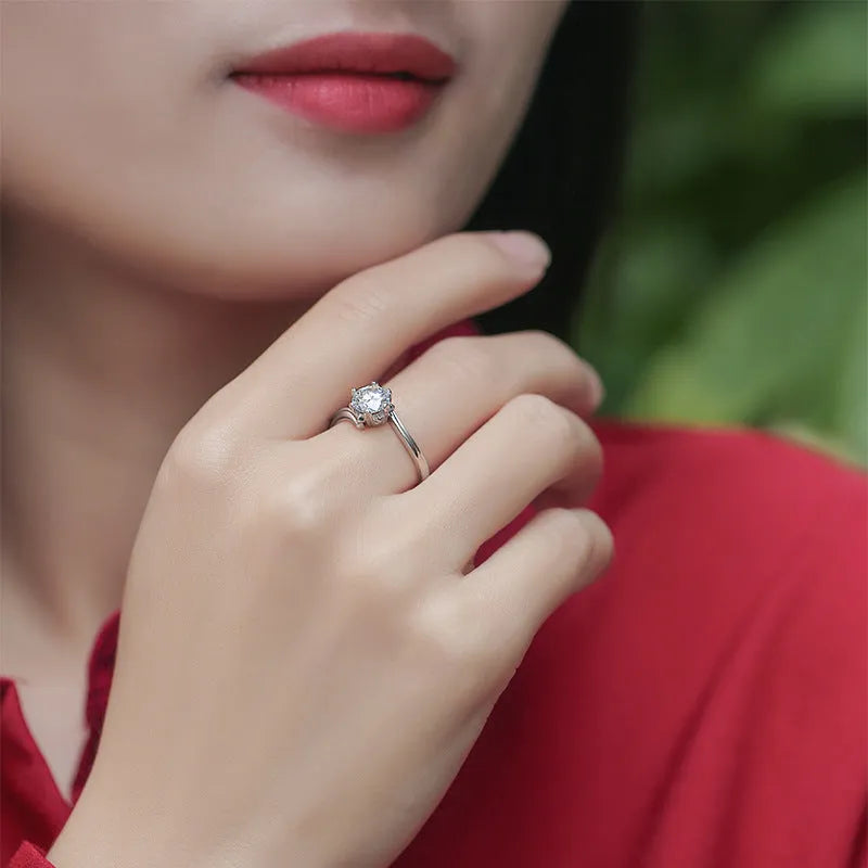 S925 silver platinum-plated open mouth moissanite ring with round cut stone, unisex geometric style