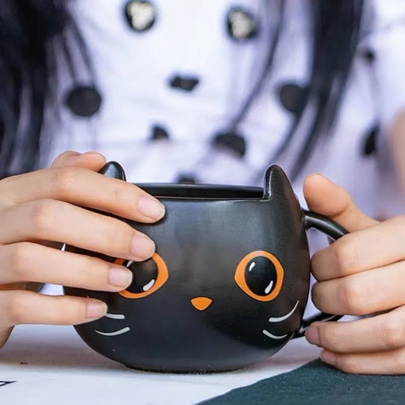 Black ceramic mug with cat-shaped pumpkin lid and spoon, 355ml capacity