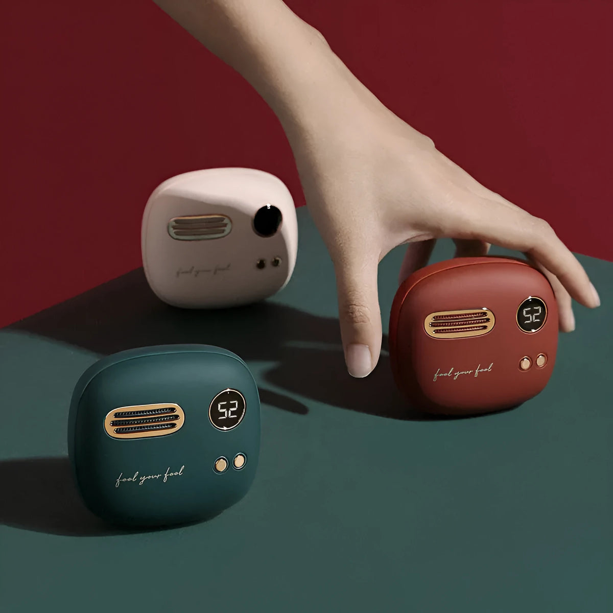 2 in 1 hand warmer power bank 5000mAh with double-sided 52°C heat and digital display