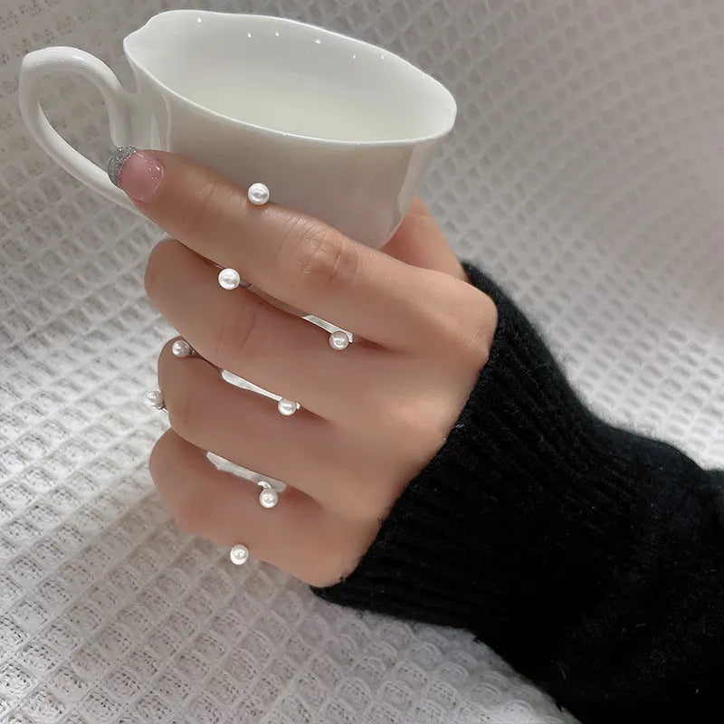Smile Pearl Adjustable U-shaped Knuckle Tail Ring in white gold colour with pearl inlay on copper base