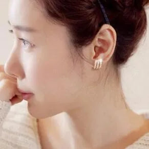Simple plated wild earrings for women, lightweight 9g, gold tone finish, pierced earrings