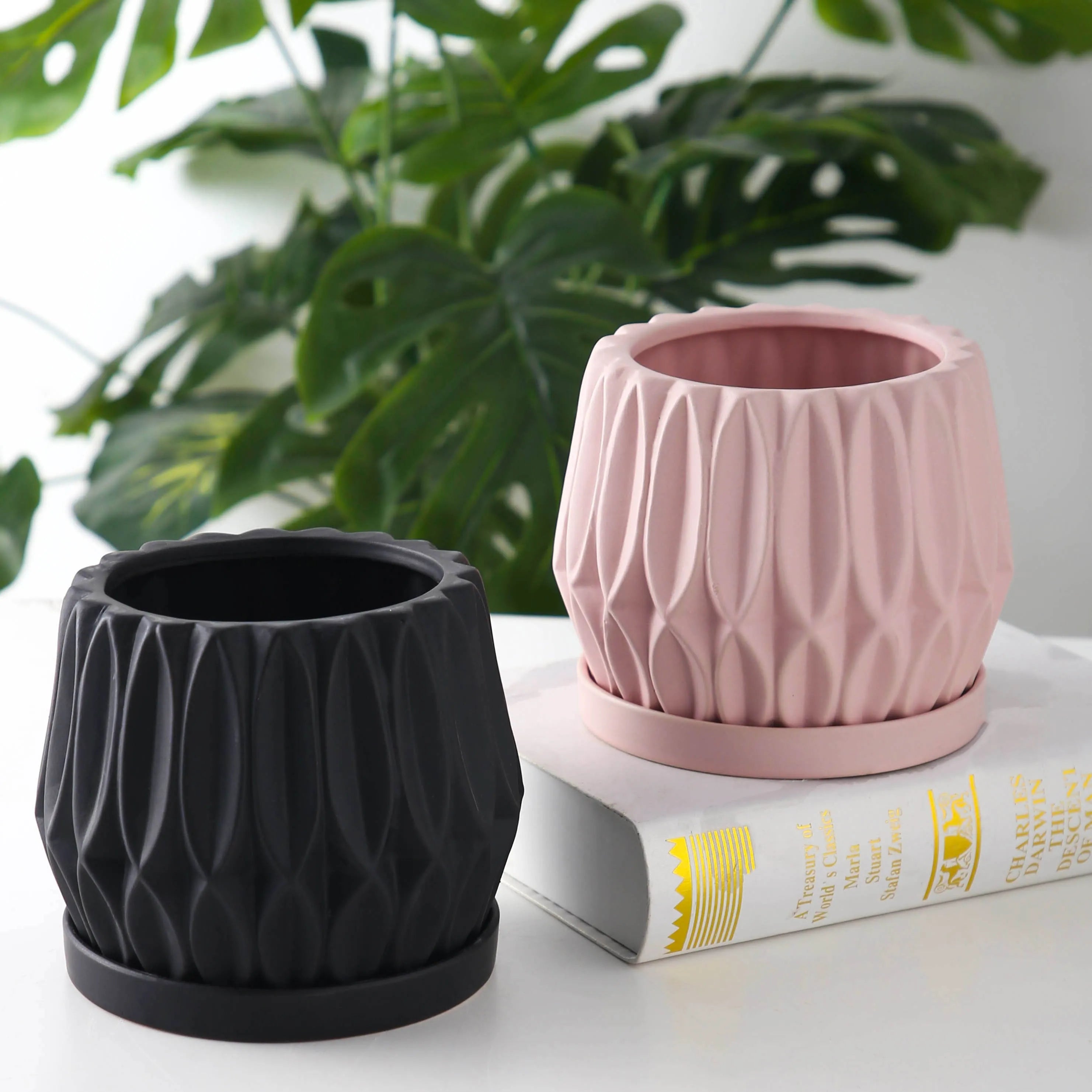 Grey ceramic tabletop plant flowerpot medium size for indoor plants