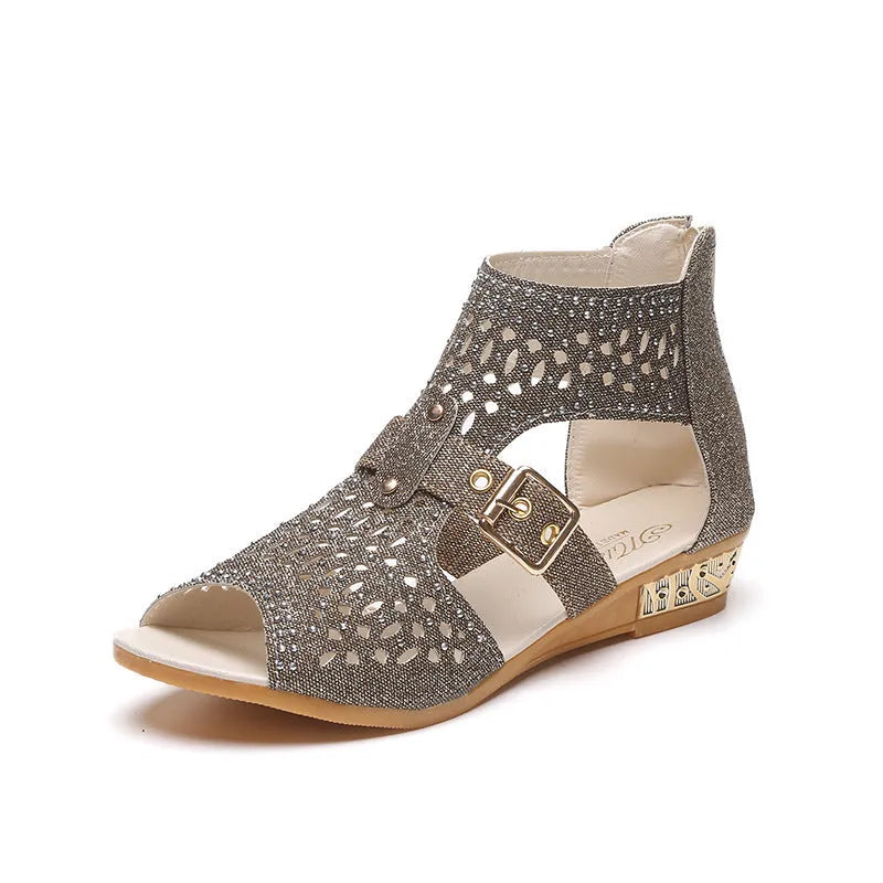Women's beige flat sandals with back zipper closure and wedge heel
