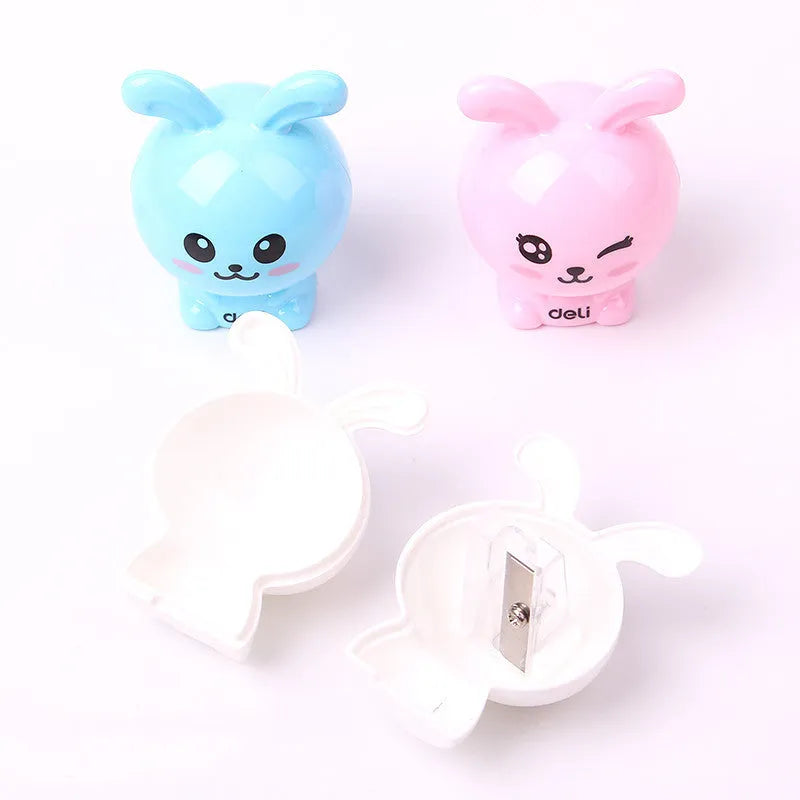 Mini cartoon manual pencil sharpener for children with random bunny style and small size
