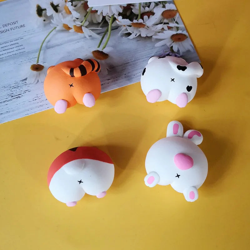 Car aromatherapy air outlet clip with diffuse stone holder, cute animal butt design, and 5 ml essential oil bottle