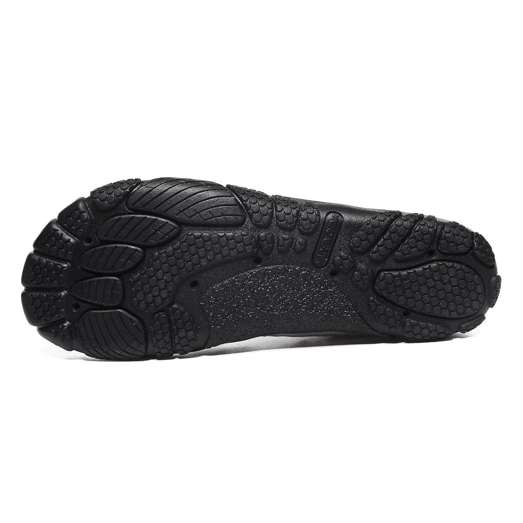 Mesh low-top water shoes with elastic band and rubber sole for outdoor sports.