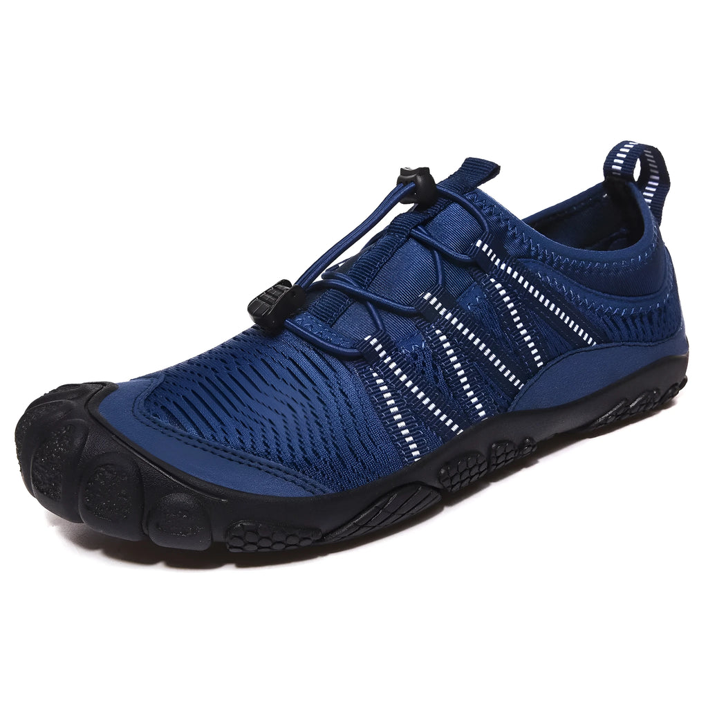 Mesh low-top water shoes with elastic band and rubber sole for outdoor sports.