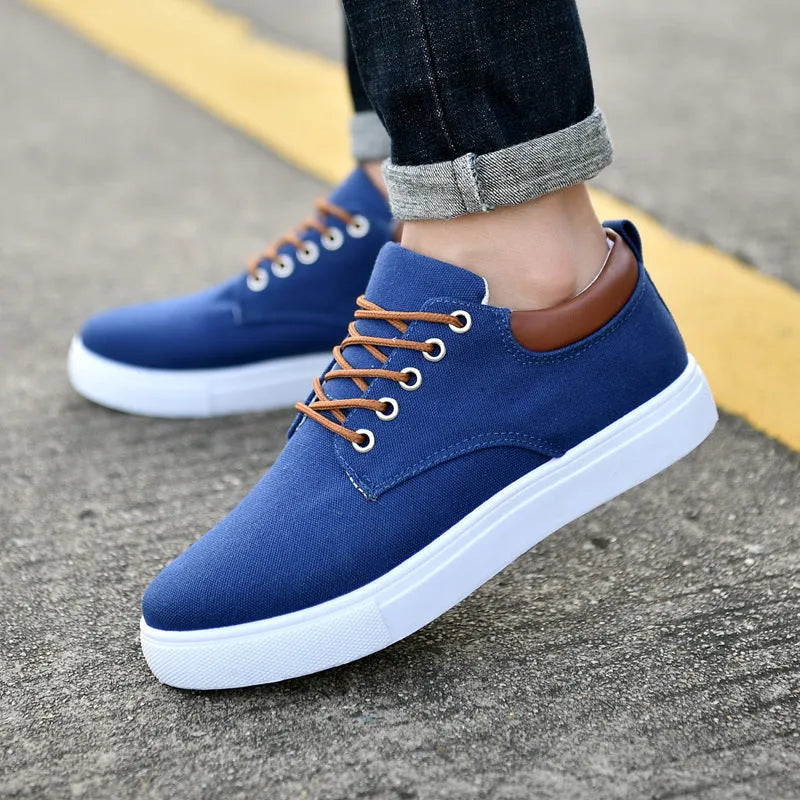 Men's high-top canvas sneakers in black with white sole and back-tie laces, size 46-47