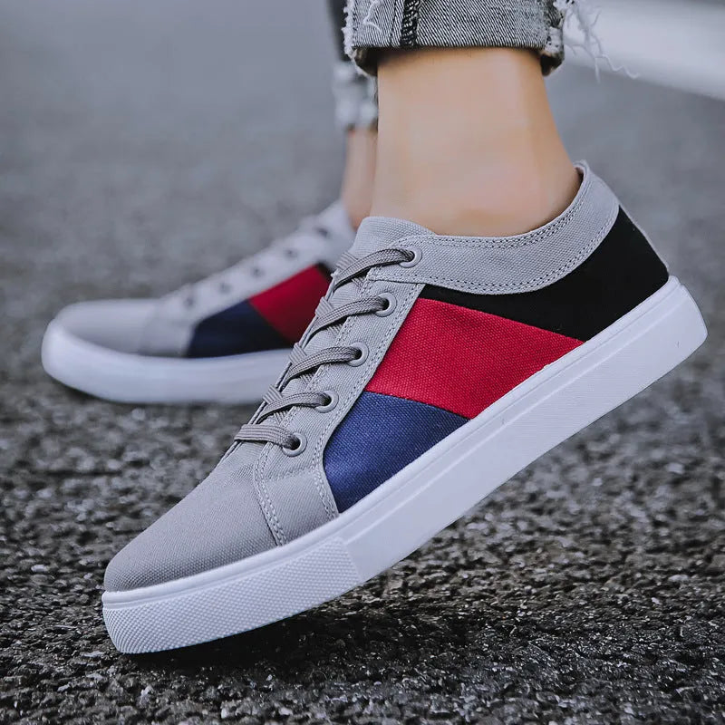 Men's high-top canvas sneakers in black with white sole and back-tie laces, size 46-47