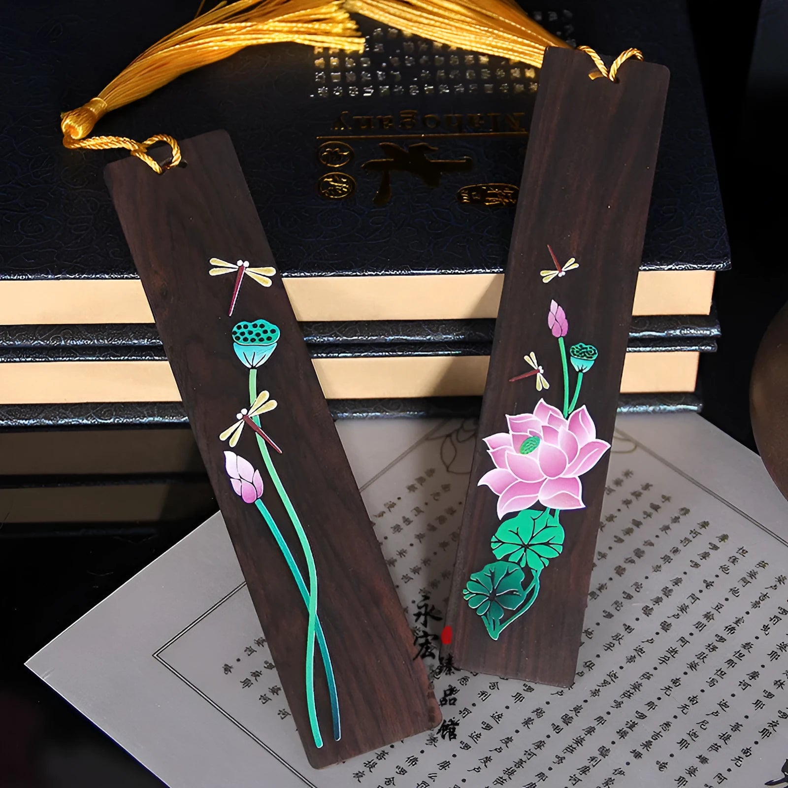 Chinese style sandalwood bookmark with painted lotus and landscape flower decoration