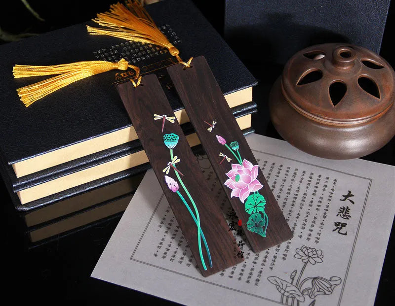 Chinese style sandalwood bookmark with painted lotus and landscape flower decoration