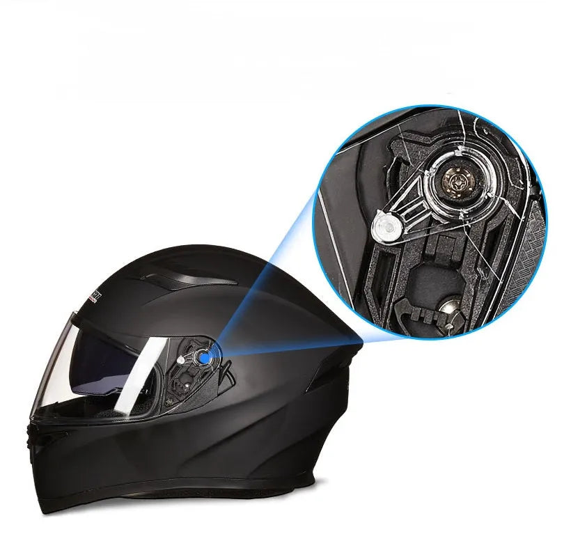 Men and women double lens anti-fog full face motorcycle helmet in ABS, black and red, sizes M to XXL with removable horn