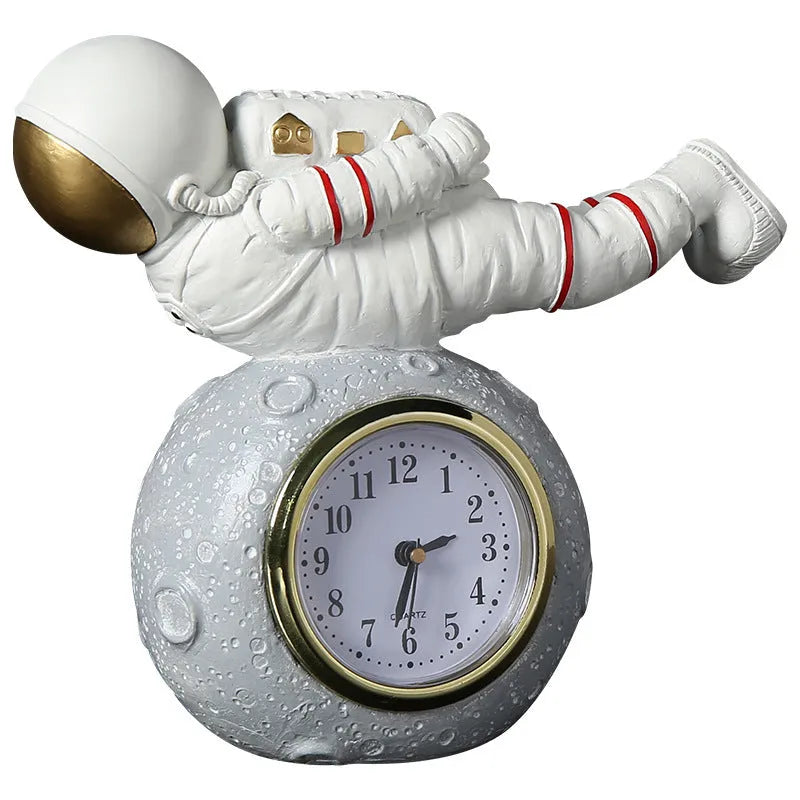 Astronaut character ornament in natural resin, Gold or Silver finish, for bookcase or desktop decoration