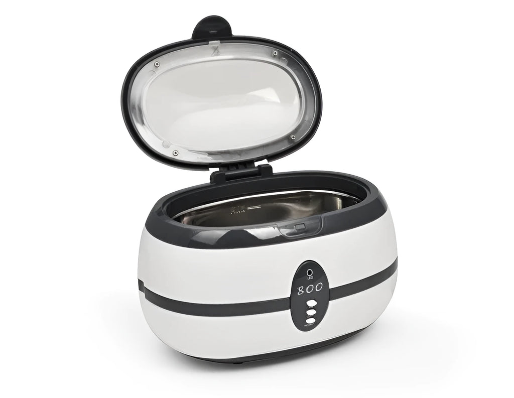 GTSONIC commercial ultrasonic glasses and jewellery washing machine with stainless steel chamber.