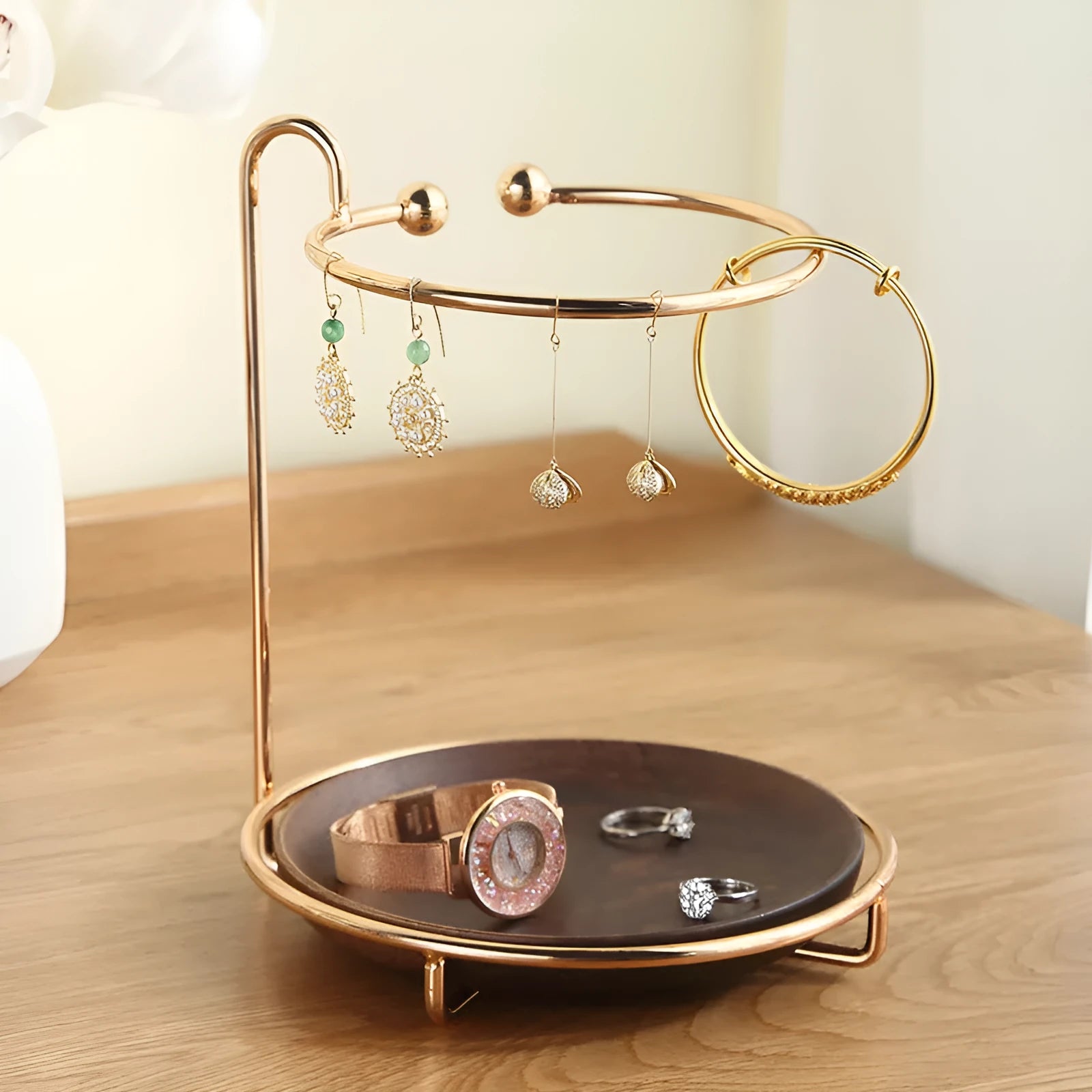 Walnut solid wood tray for storing keys and rings, measuring 21cm wide