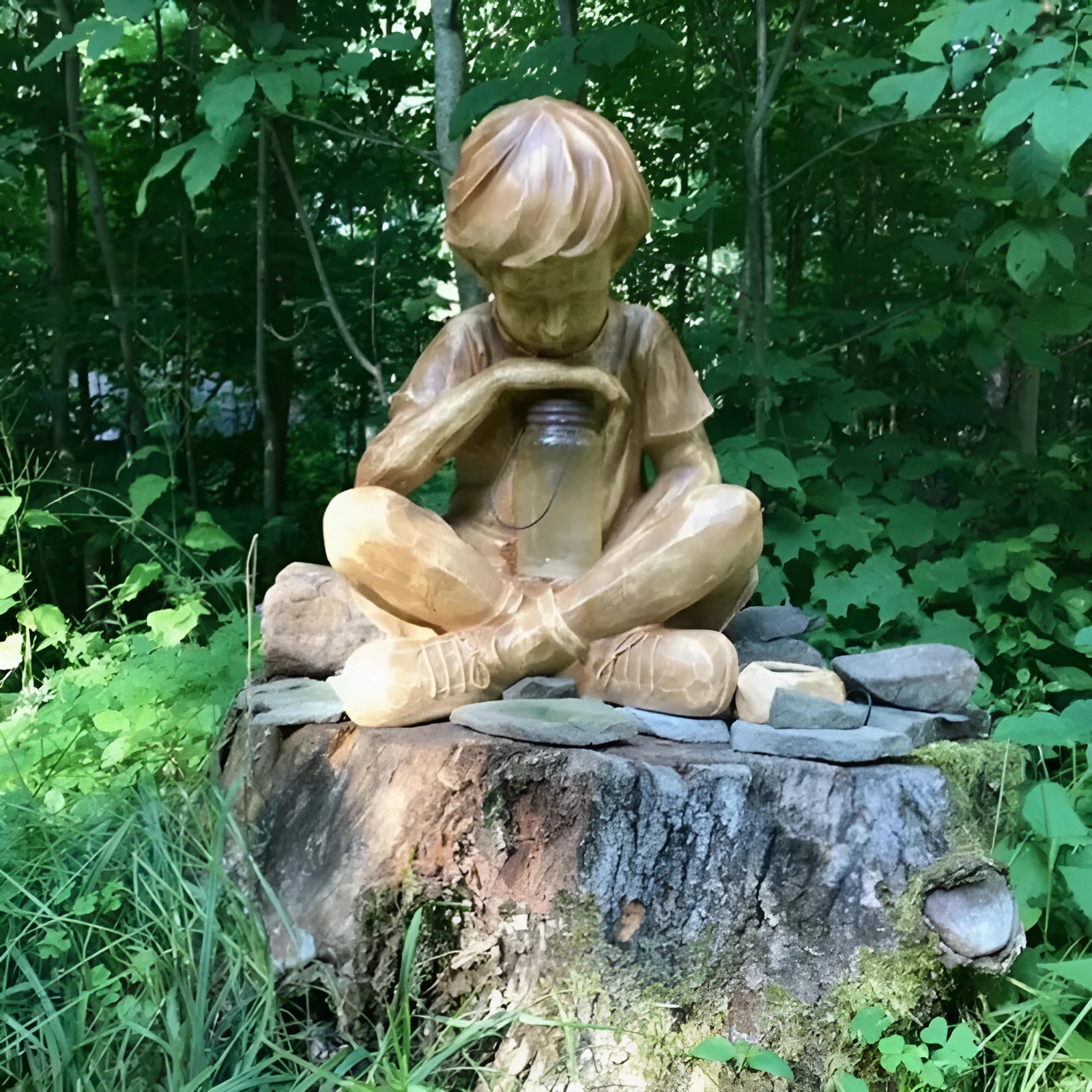 Brown resin garden statue of boy figure for tabletop decoration